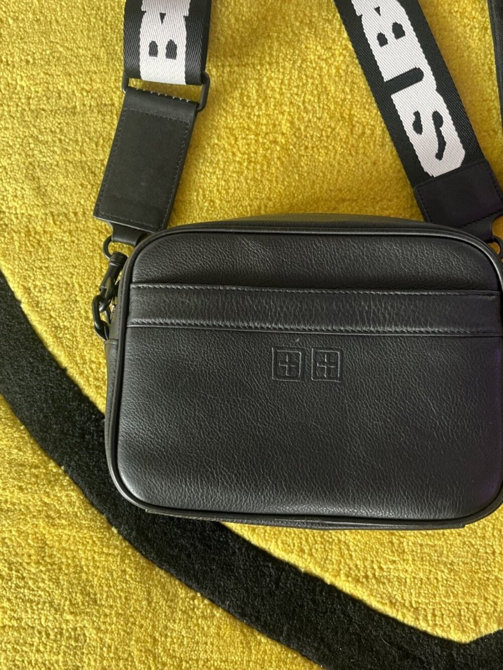 KSUBI Crossbody Camera Bag in Black - Picture 3 of 6